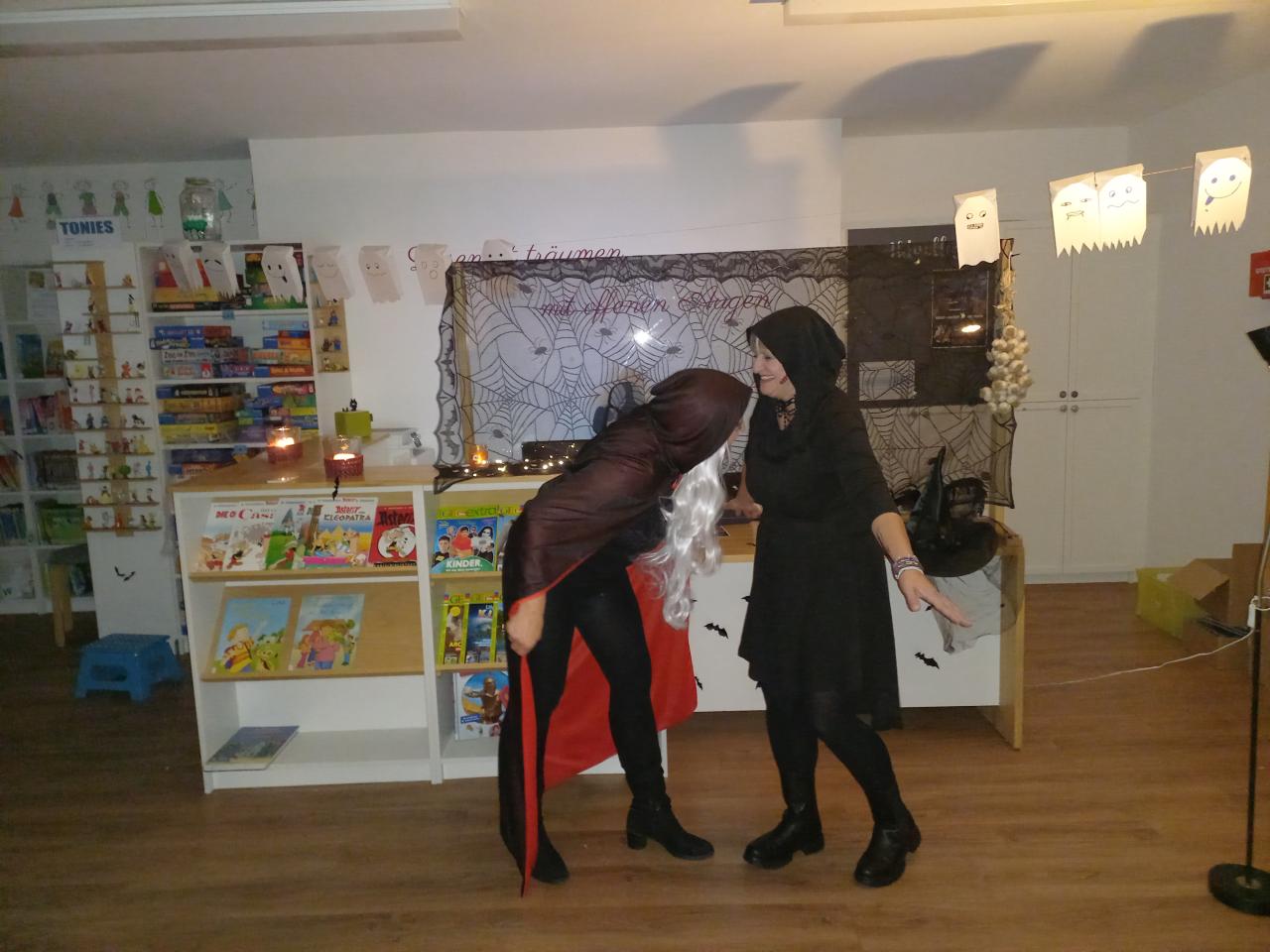 32 Halloween 2024