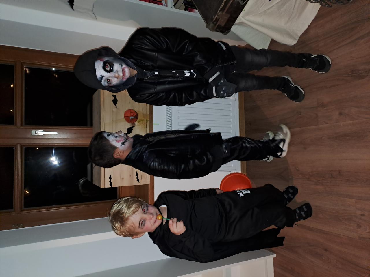 33 Halloween 2024